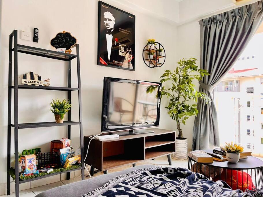 Apartment 9 Pax Near Axiata Arena & Pavilion 2 *