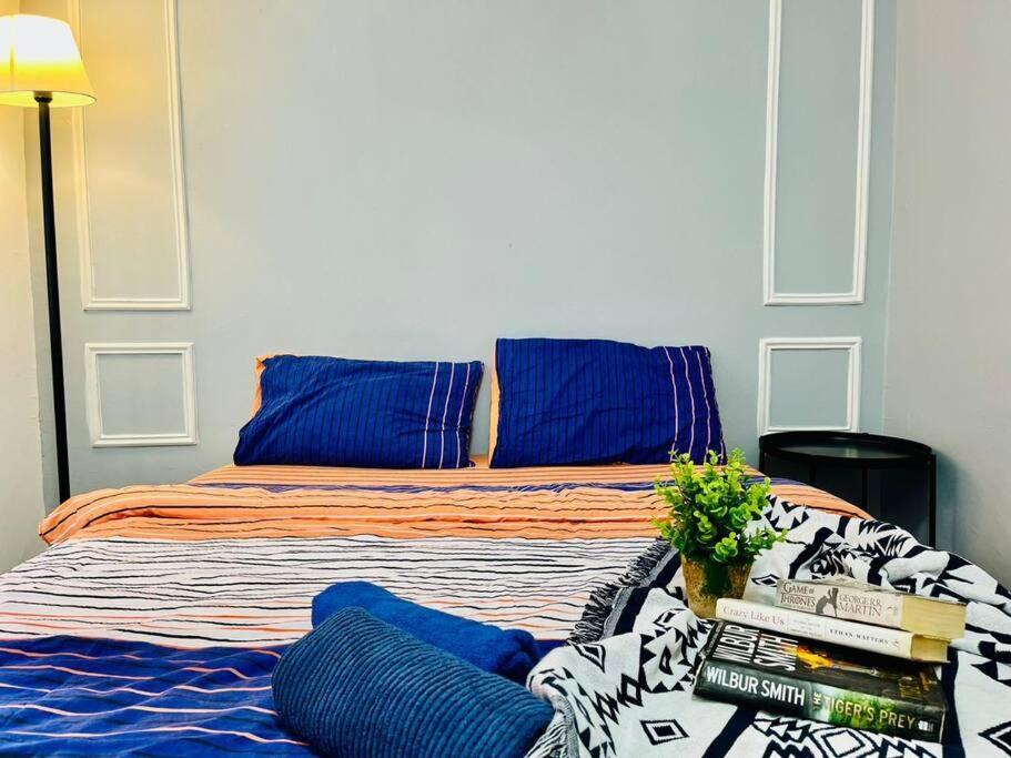 9 Pax Near Axiata Arena & Pavilion 2 Apartment *