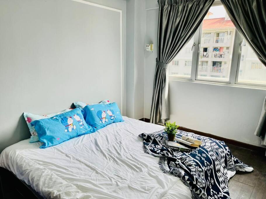 Apartment 9 Pax Near Axiata Arena & Pavilion 2 *