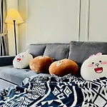 9 Pax Homestay Near Axiata Arena & Pavilion 2